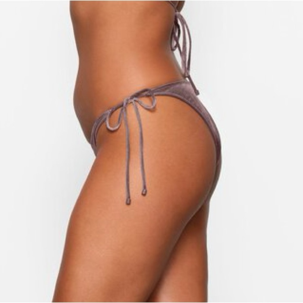 HTF SKIMS SWIM VELVET TIE BIKINI BOTTOMS UMBER S M - Picture 4 of 7
